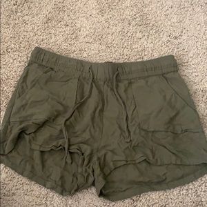 Jack by BB Dakota army green shorts
